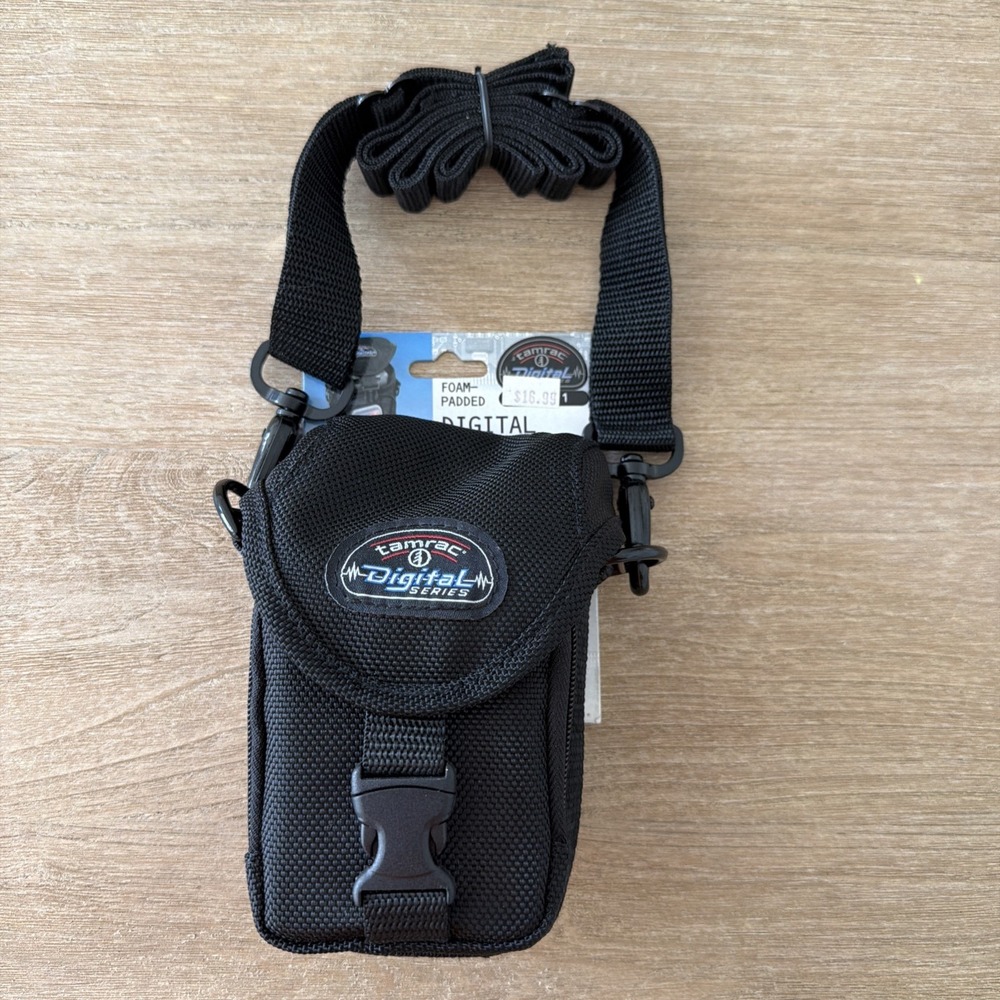 Tamrac Digital Series in Black Compact Camera Case with Strap and Belt Loop ssc